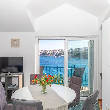 Summer By The Sea Nyaraló *